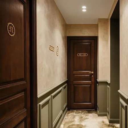 Leon Hotel 3*
