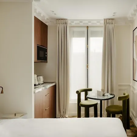 Leon Hotel Paris